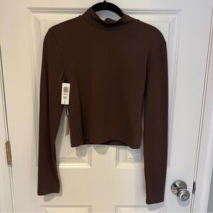 NWT Aritzia Contour Long Sleeve Mock Neck Top in Rich Mocha Brown Size Medium